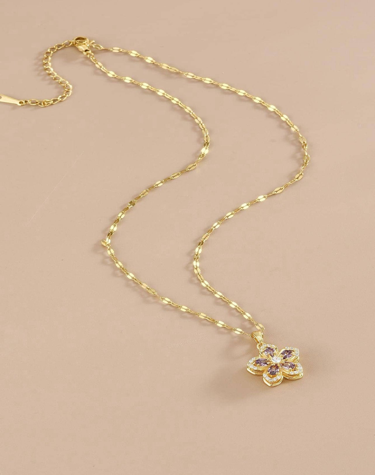 Rotating Five Petal necklace | Accessories