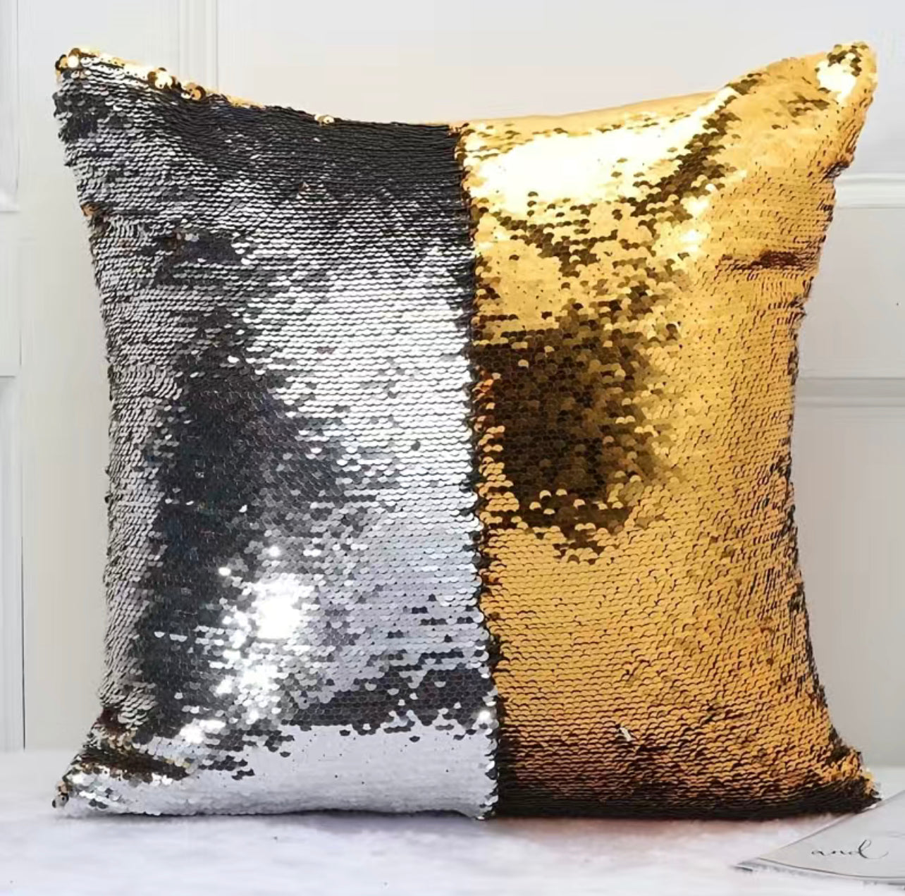 Magic Pillow | Reversible Sequins Pillow