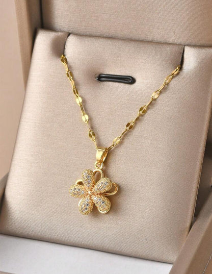 Flower pendant necklace | Accessories