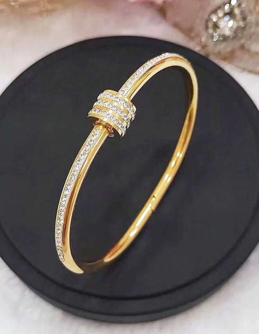 Classy Style Bangle | Accessories